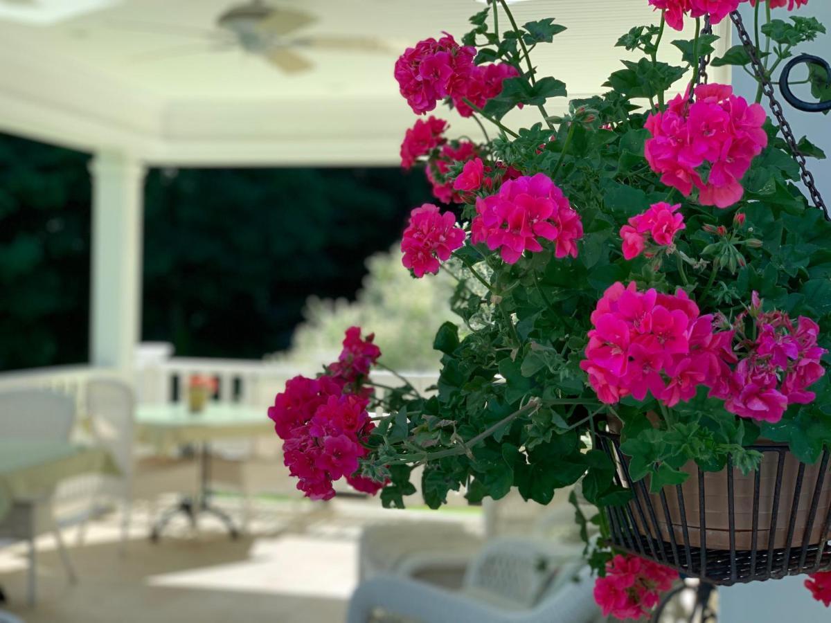 Howarth House Bed And Breakfast Fitchburg Exterior foto