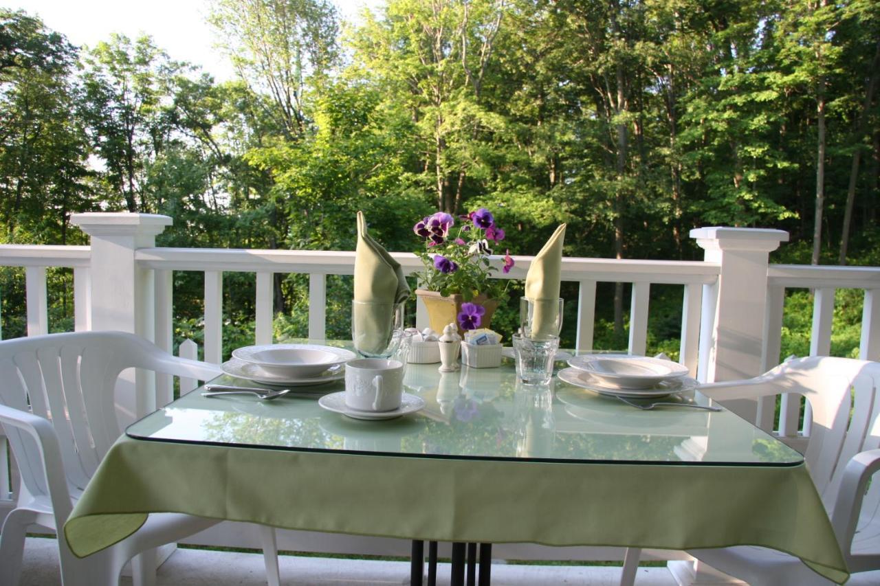 Howarth House Bed And Breakfast Fitchburg Exterior foto