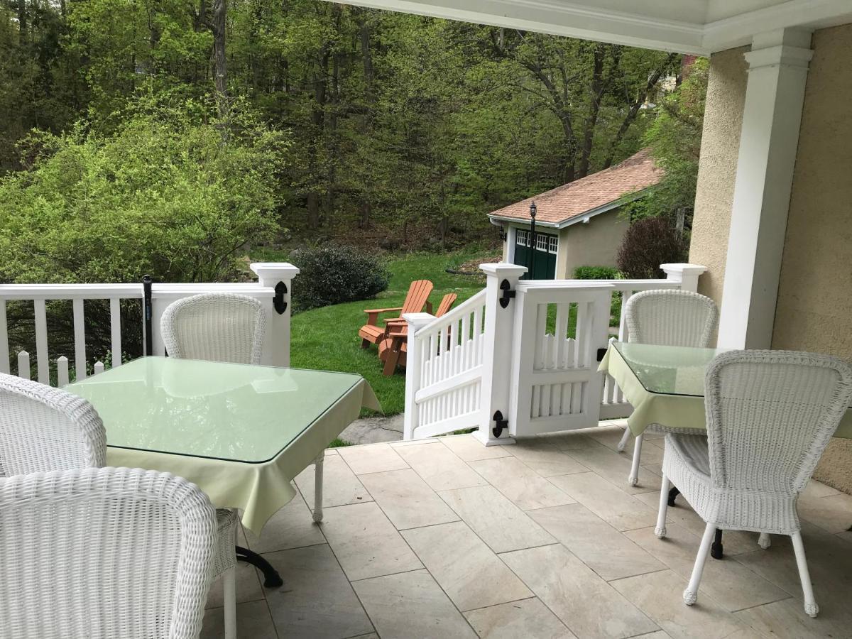 Howarth House Bed And Breakfast Fitchburg Exterior foto