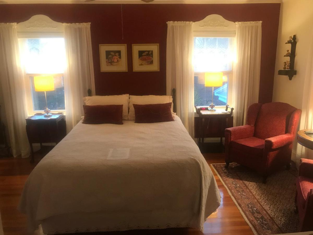 Howarth House Bed And Breakfast Fitchburg Exterior foto